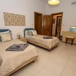 Prime Located By *the Sea* Appartement