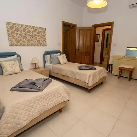 Prime Located By *the Sea* Apartment