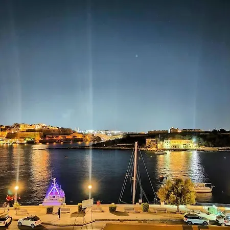 Prime Located By *the Sea* Apartment Sliema